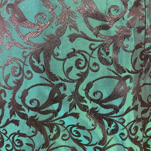 CLEARANCE -- JS collections Emerald Green Black patterned skirt - Picture 4 of 7